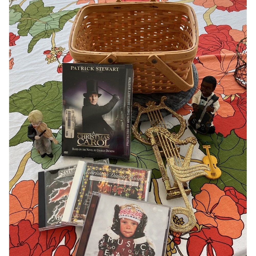 Musical Vintage Christmas Collection - Basket of Entertainment 11 Pieces Vintage
